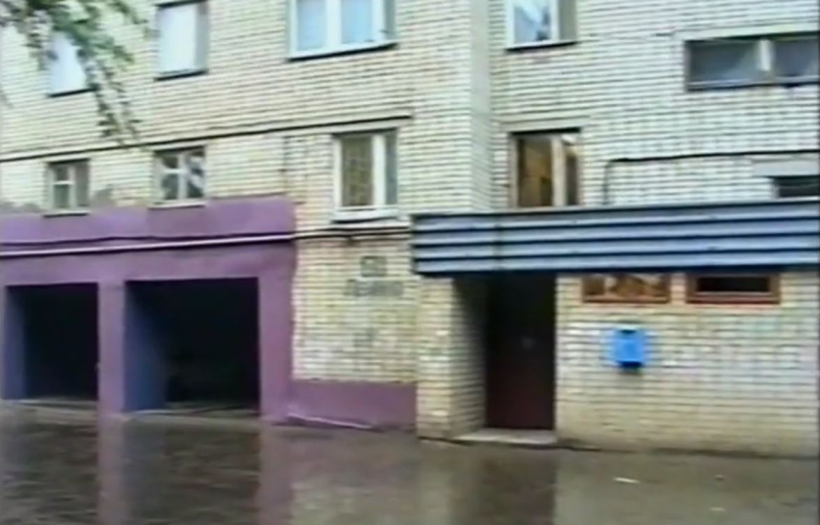 Проблемы с домофоном в доме №60 по ул. Ленина (Хроника 27 августа 1999 г.)
