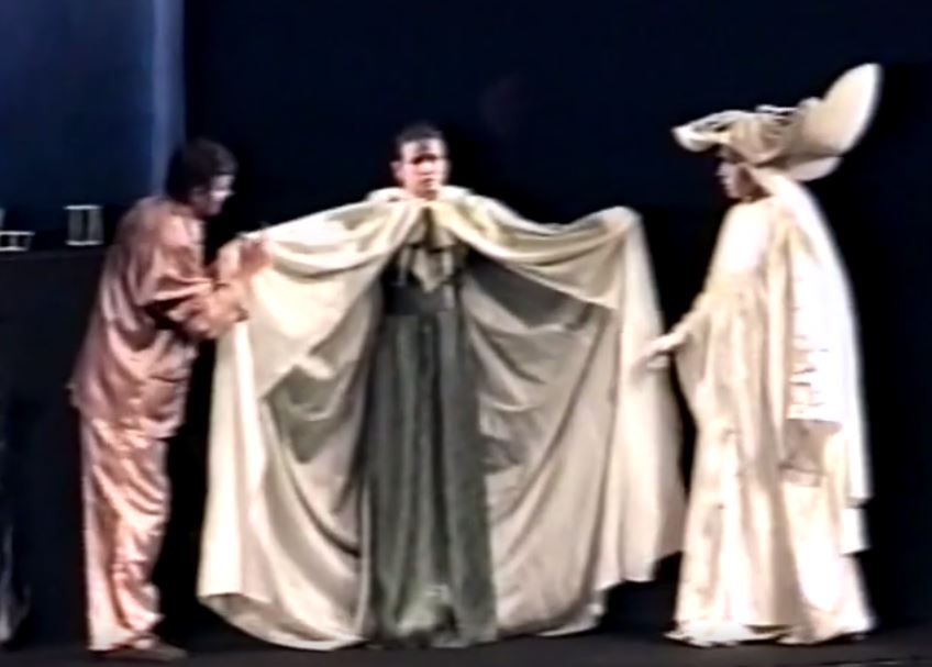 Первый спектакль Балаковского драмтеатра "Страсти по Торчалову" (Хроника 12 декабря 1997 г.)